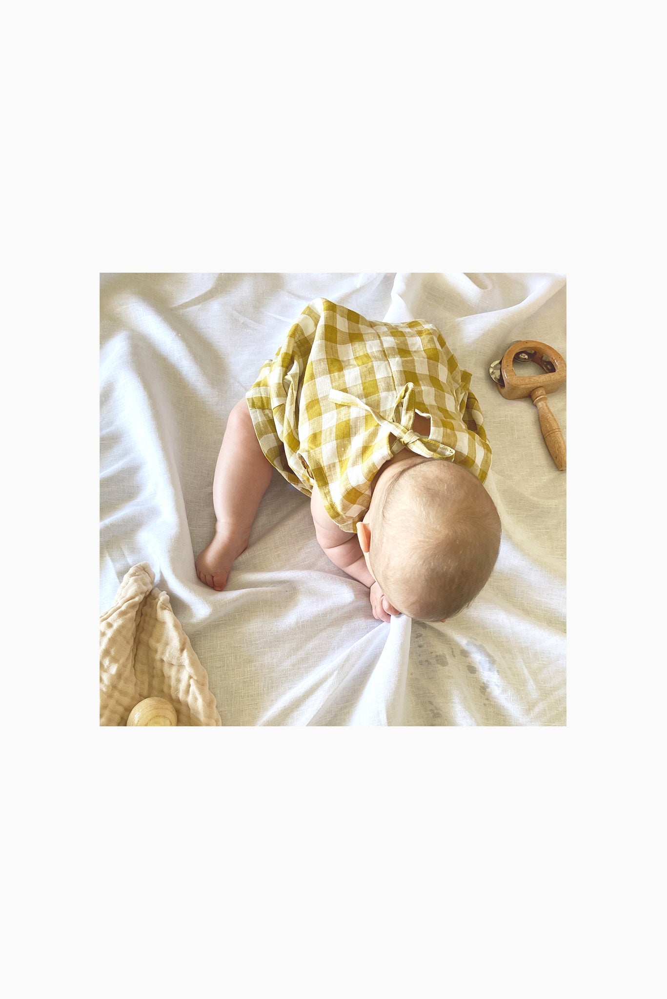 Modèle NUMÉRIQUE de robe fauve bébé