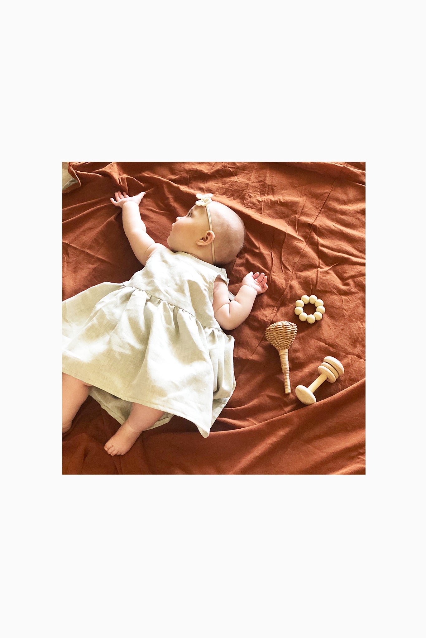 Modèle NUMÉRIQUE de robe fauve bébé