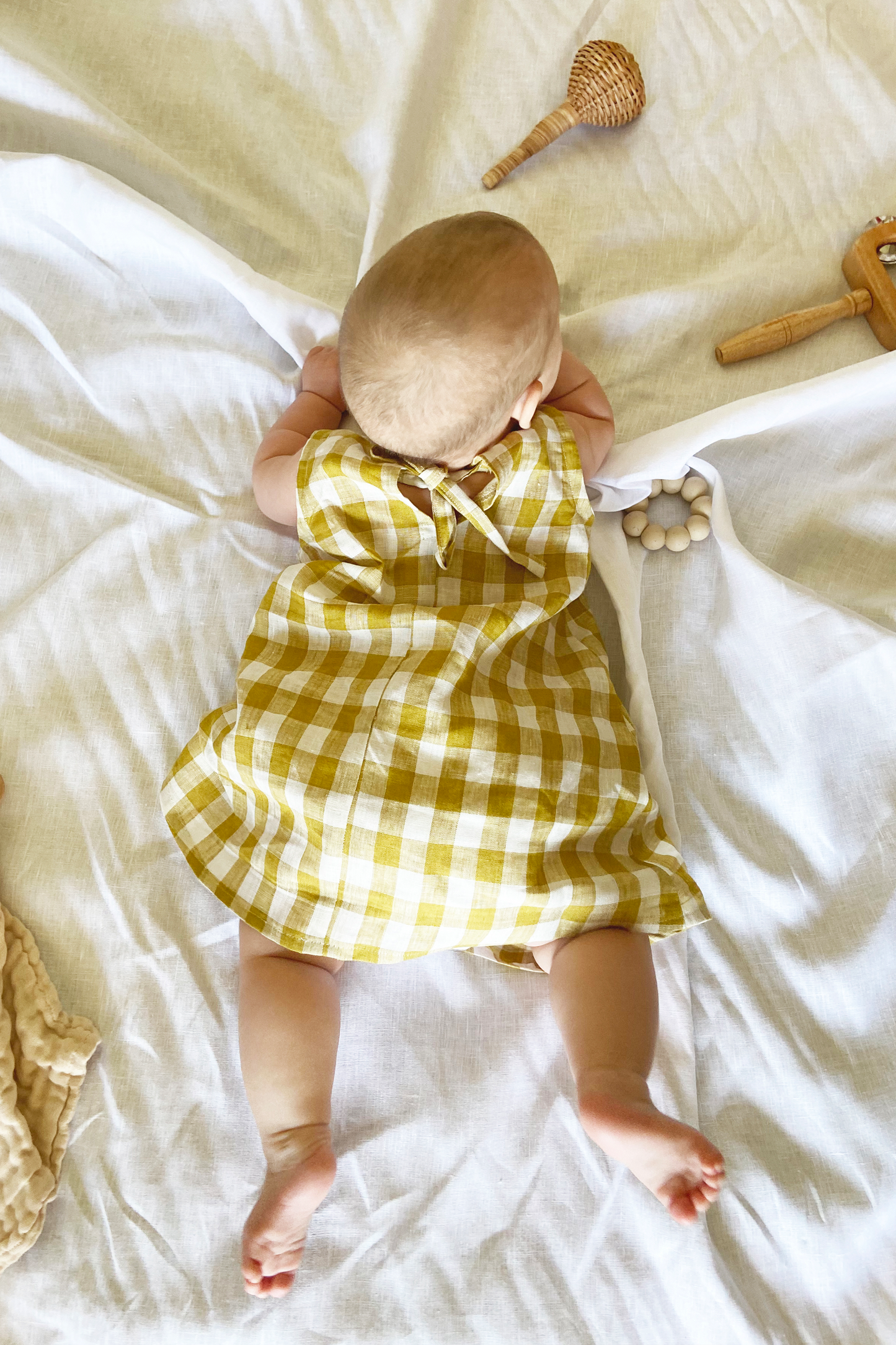 Modèle NUMÉRIQUE de robe fauve bébé 